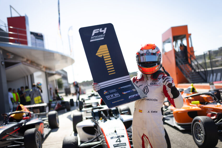 Triplete de Juan Cota en la cita del Campeonato de España de F4 en Valencia