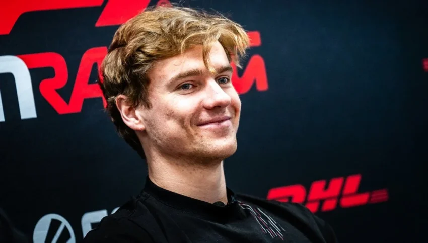 doble campeón del mundo de F1 eSports Series 2020 y 2021