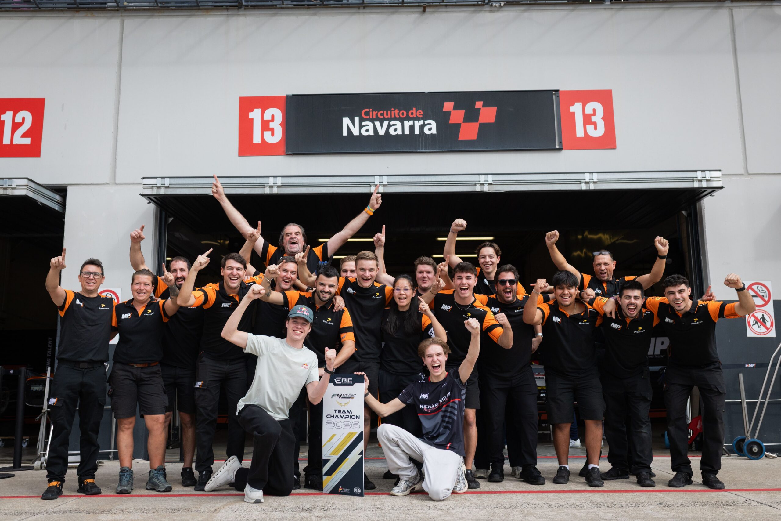 Kasper Schormans completes stunning Navarra hat-trick as MP Motorsport clinches F4 Spanish Championship Teams’ title